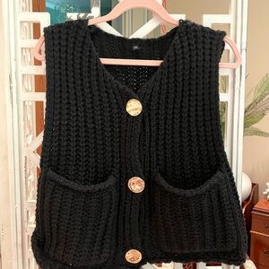 Zara Black Chunky Knit Sweater Vest with gold buttons & pockets (label fell off)
